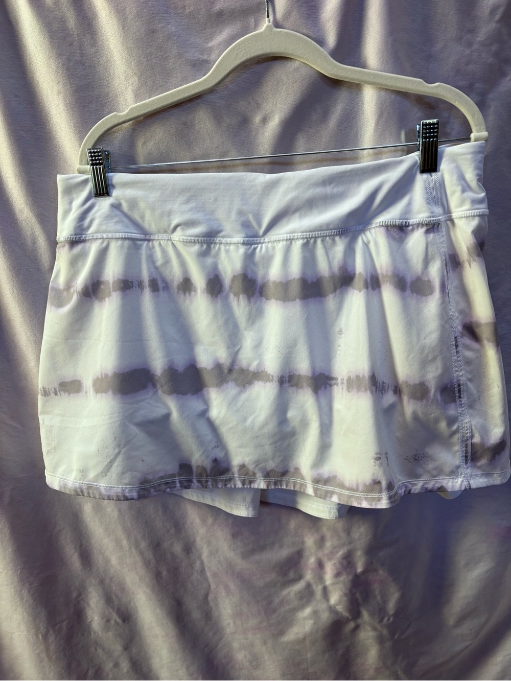 Lululemon Pace Rival White w Light Purple Tie-Dye Skort full coverage